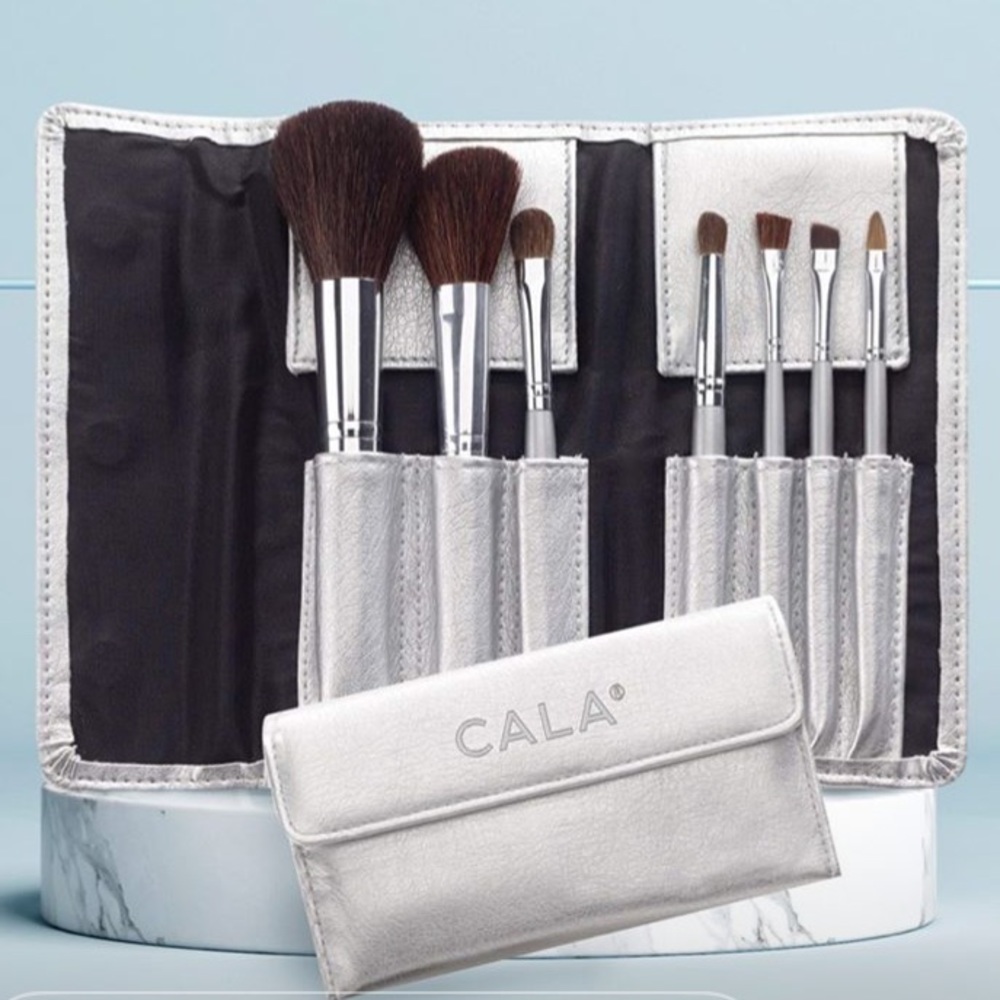 CALA Brush Pouch w/ 7 BRUSHES for makeup